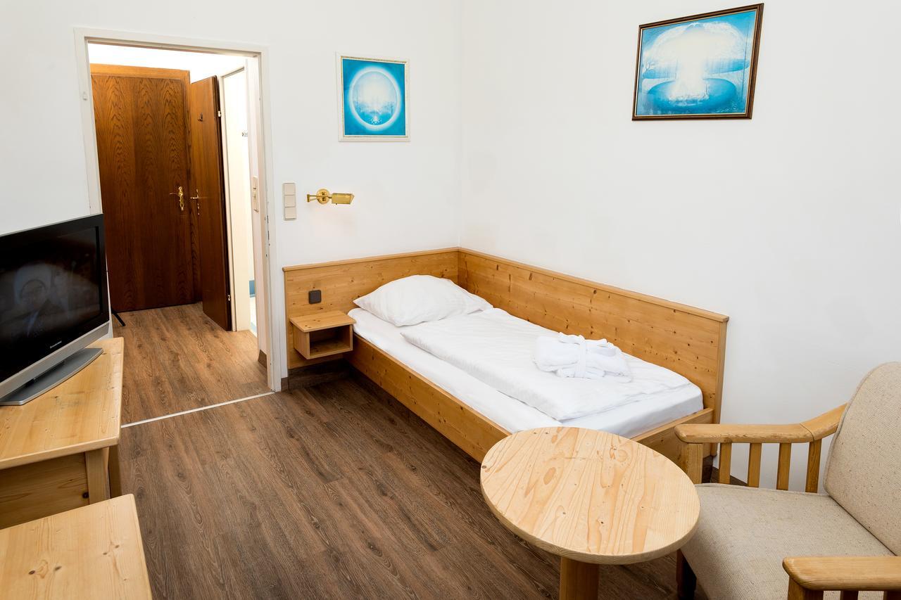 OptimaMed Gesundheitsresort Agathenhof Micheldorf  Exterior foto