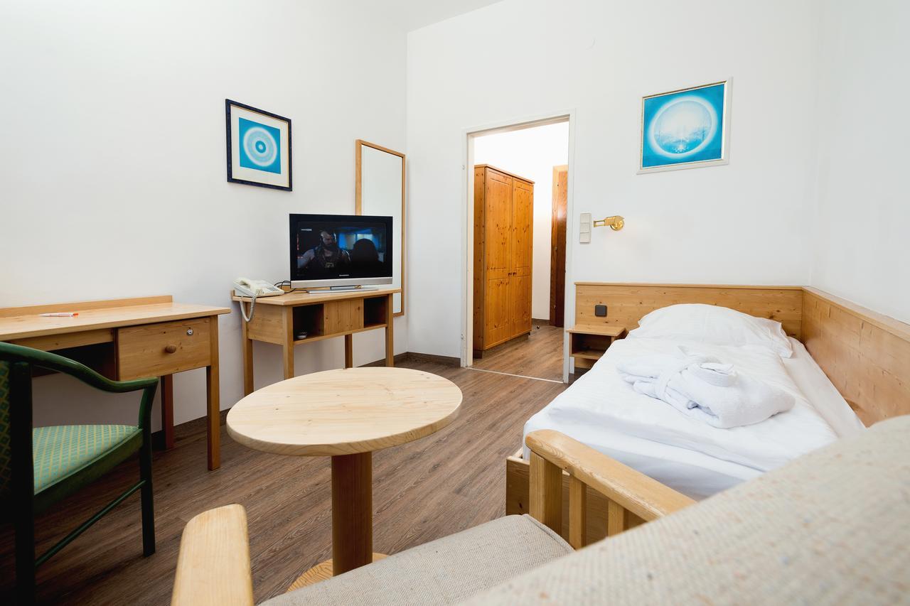 OptimaMed Gesundheitsresort Agathenhof Micheldorf  Exterior foto